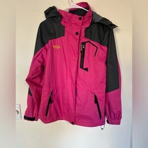 Wantdo NWT Womens Ski Jacket Small
S Pink Poly Waterproof Detachable
Hood